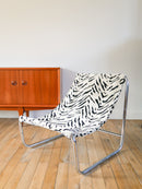 Lounge Chair / Fauteuil Tubulaire Piètements En Chrome - Retapissé En Tissus Zèbre - Noir Et Blanc - Par Michel Boyer - Design - 1970