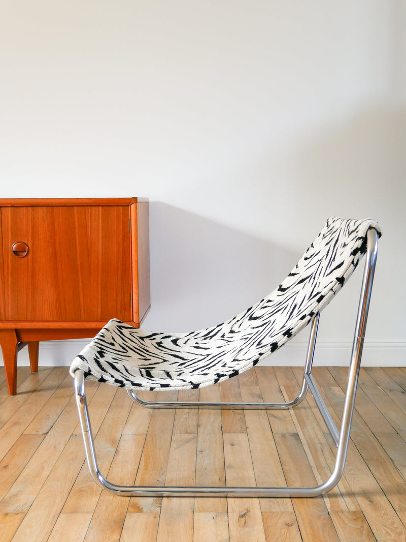 Lounge Chair / Fauteuil Tubulaire Piètements En Chrome - Retapissé En Tissus Zèbre - Noir Et Blanc - Par Michel Boyer - Design - 1970