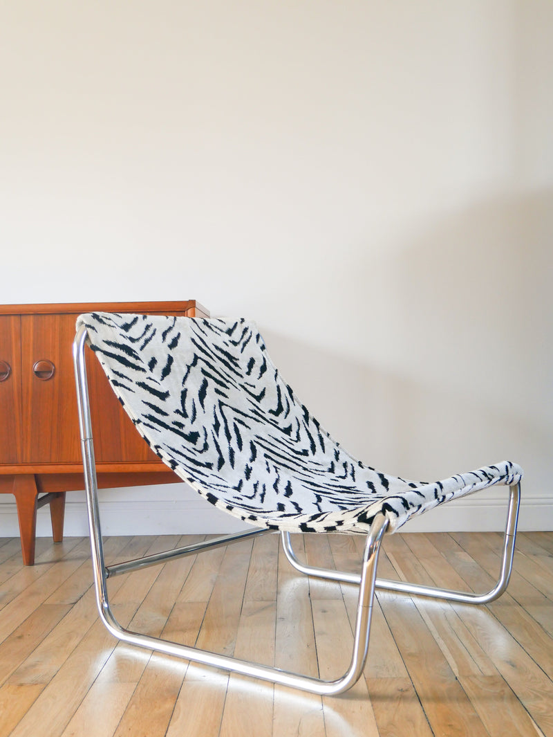 Lounge Chair / Fauteuil Tubulaire Piètements En Chrome - Retapissé En Tissus Zèbre - Noir Et Blanc - Par Michel Boyer - Design - 1970