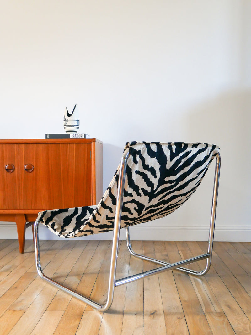 Lounge Chair / Fauteuil Tubulaire Piètements En Chrome - Retapissé En Tissus Zèbre - Noir Et Beige - Par Michel Boyer - Design - 1970