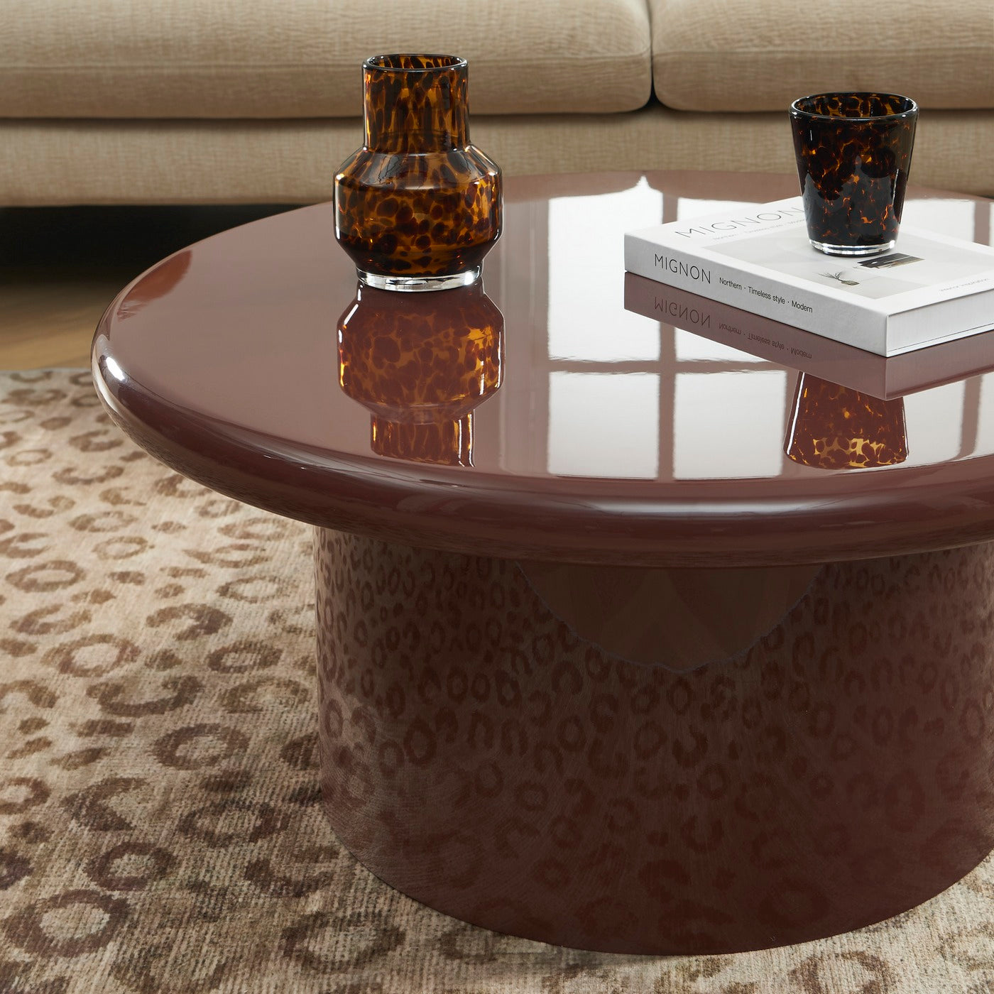 Moxy - Coffee Table - Glossy Lacquered Finish - Bordeaux
