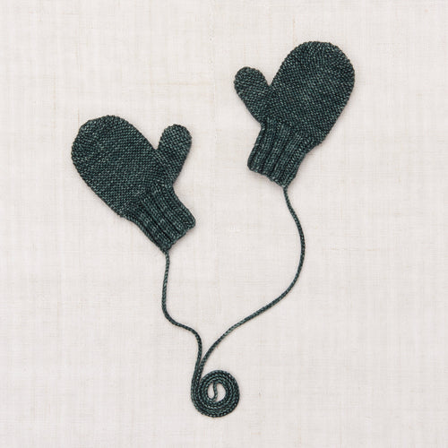 Manoplas verdes Safe Harbor camp de lana merino - Selección Misha & Puff disponible en www.amaetc.com, concept store ecológico para niños