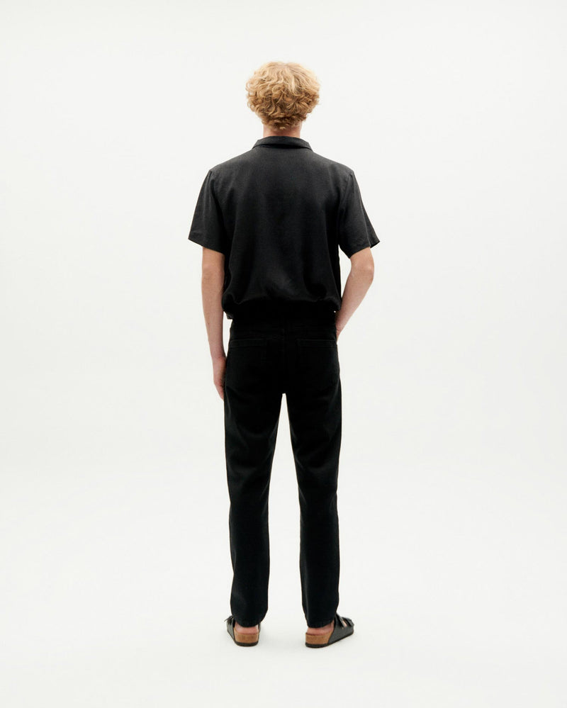 Pantalón negro 5 pockets sostenible -4