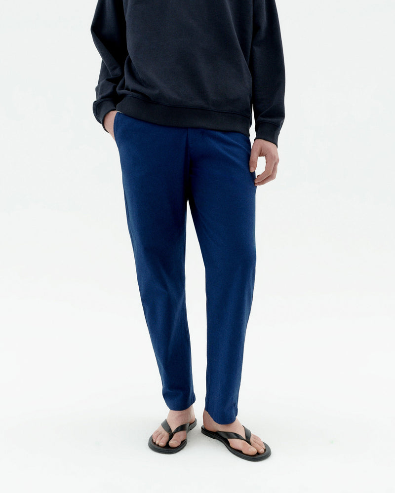 Pantalón navy Travel light sostenible-1