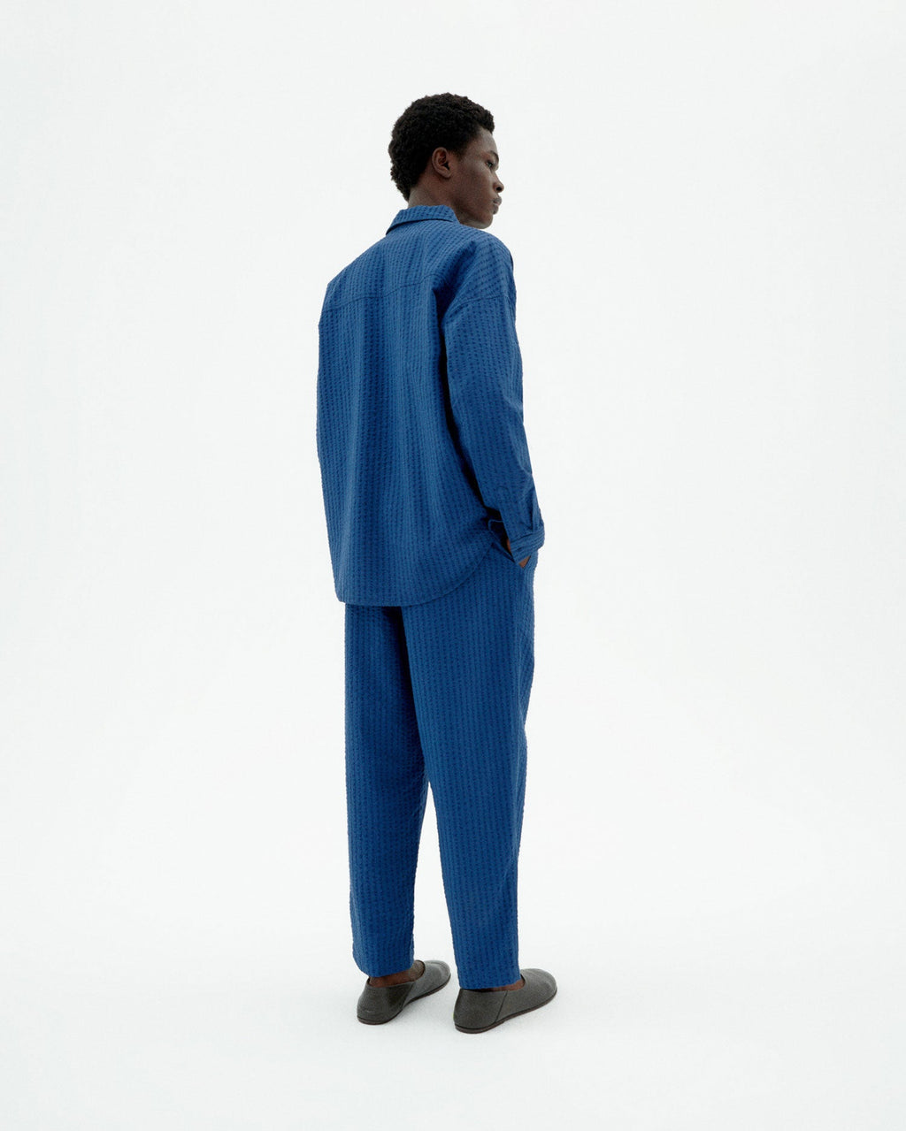 Pantalón azul seersucker Luc sostenible-4