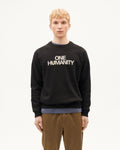 Sudadera negra One humanity sostenible-1