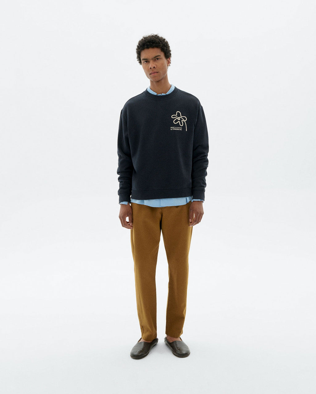 Sudadera bordada a mano flower Leon sostenible - 2