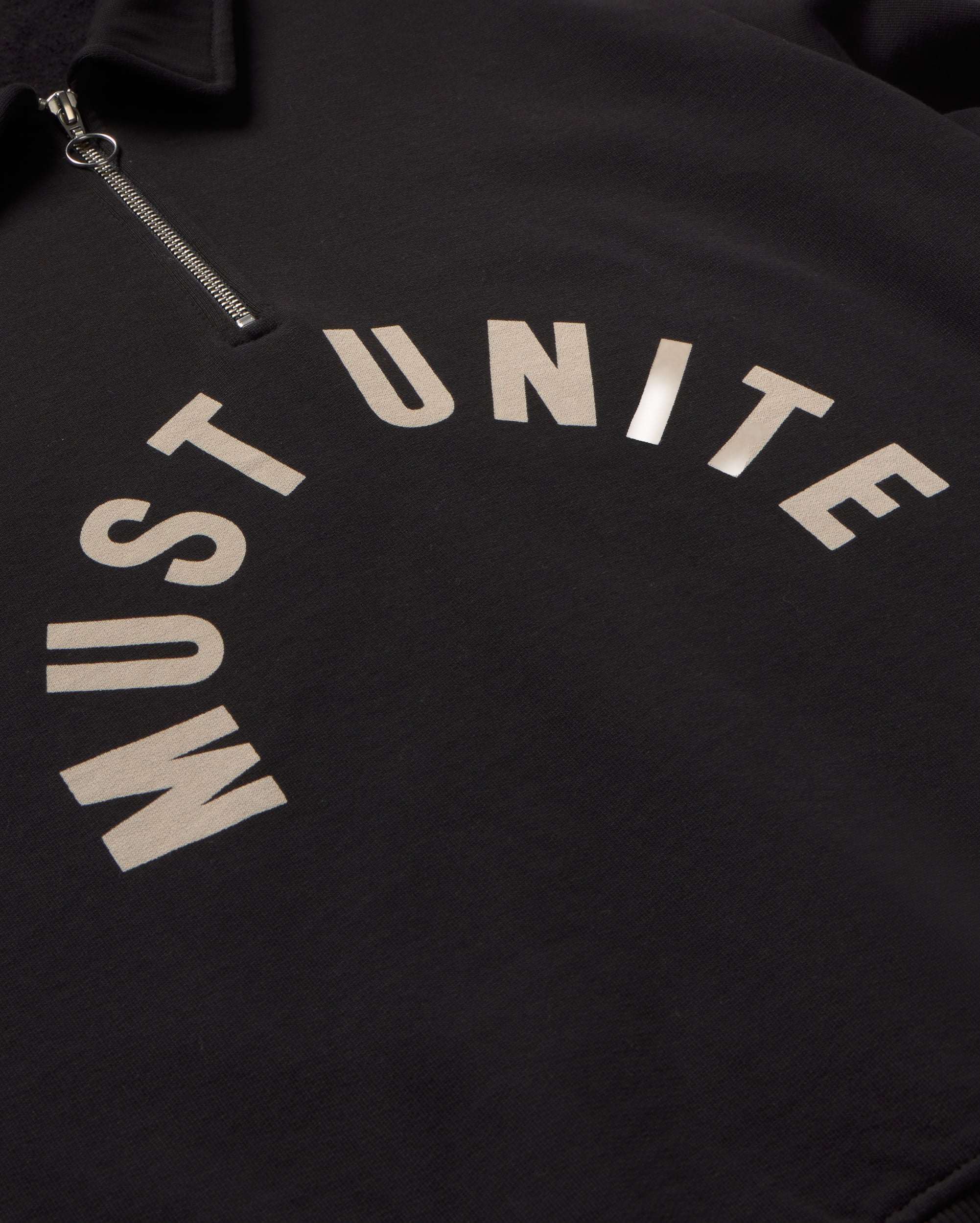 Sudadera negra must unite Gallagher sostenible - silueta 2