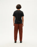 Camiseta negra services sostenible-3