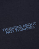 Camiseta navy not thinking Zach sostenible - silueta 2