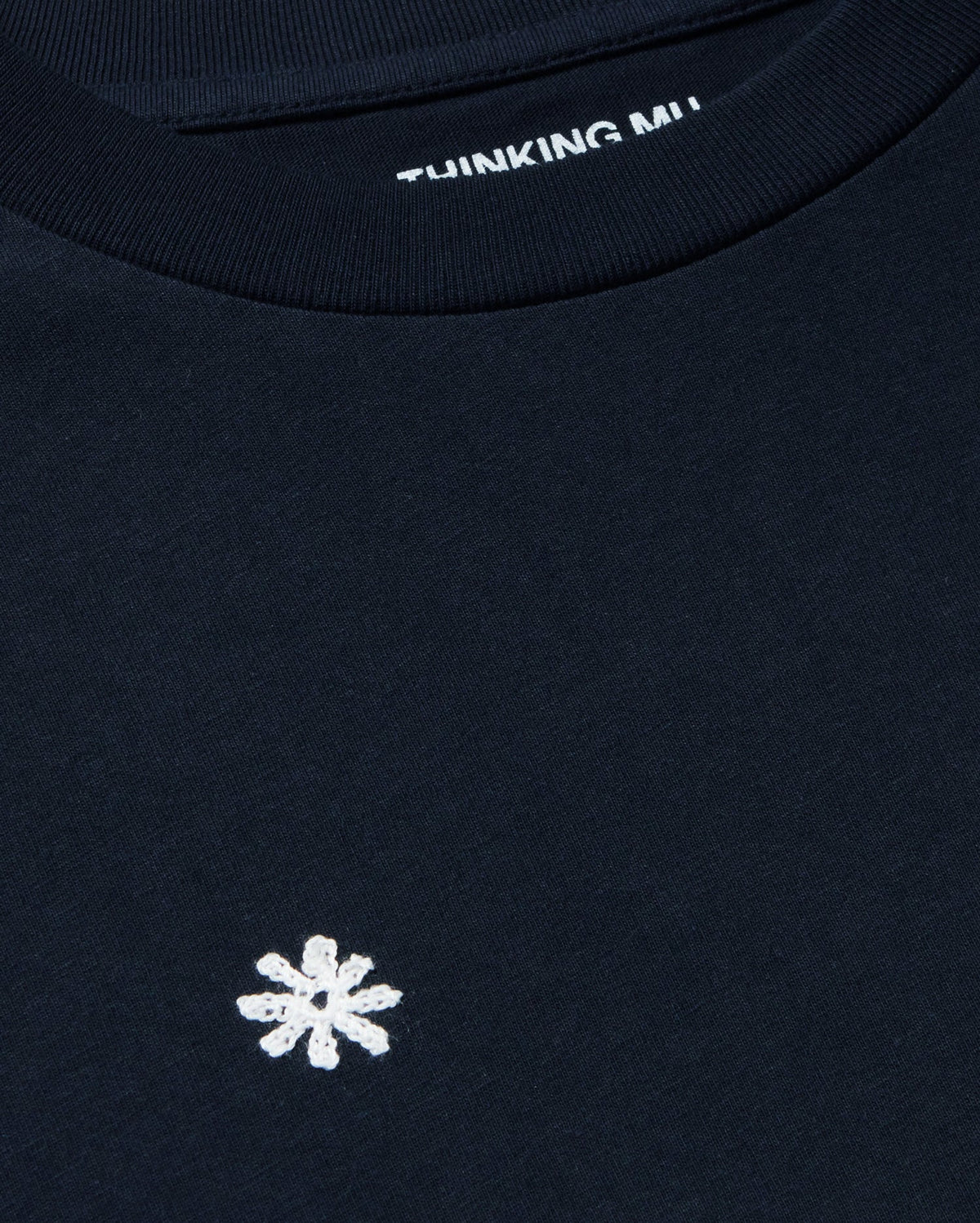 Zach sustainable navy solsol T-shirt - silhouette 2