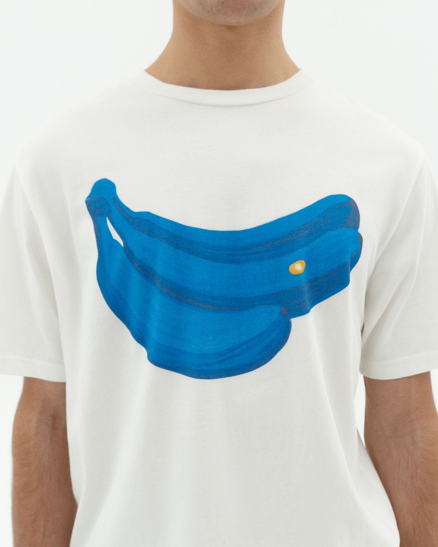 T-shirt blanca bananas Zach sostenible-3