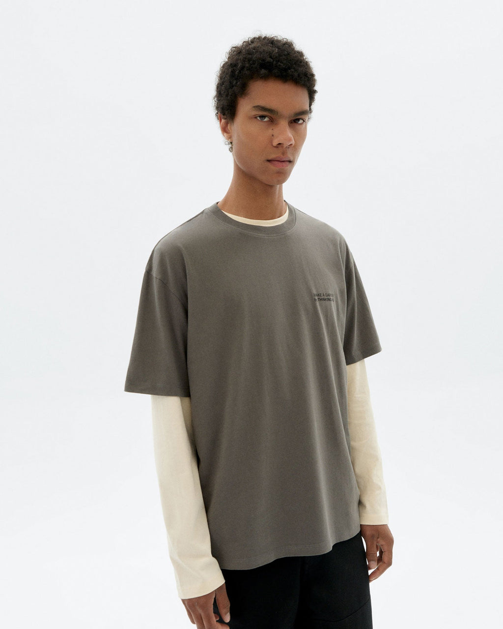 Camiseta bordada a mano flor Aaron - Gris
