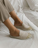 Mule femme laine, beige paillettes Angarde porté close up 