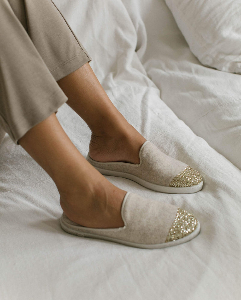 Mule femme laine, beige paillettes Angarde porté close up 