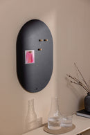 Magnettafel TAVO an der Wand, minimalista y elegante, ideal para Notizen y Erinnerungen im Wohnoder Bürobereich.