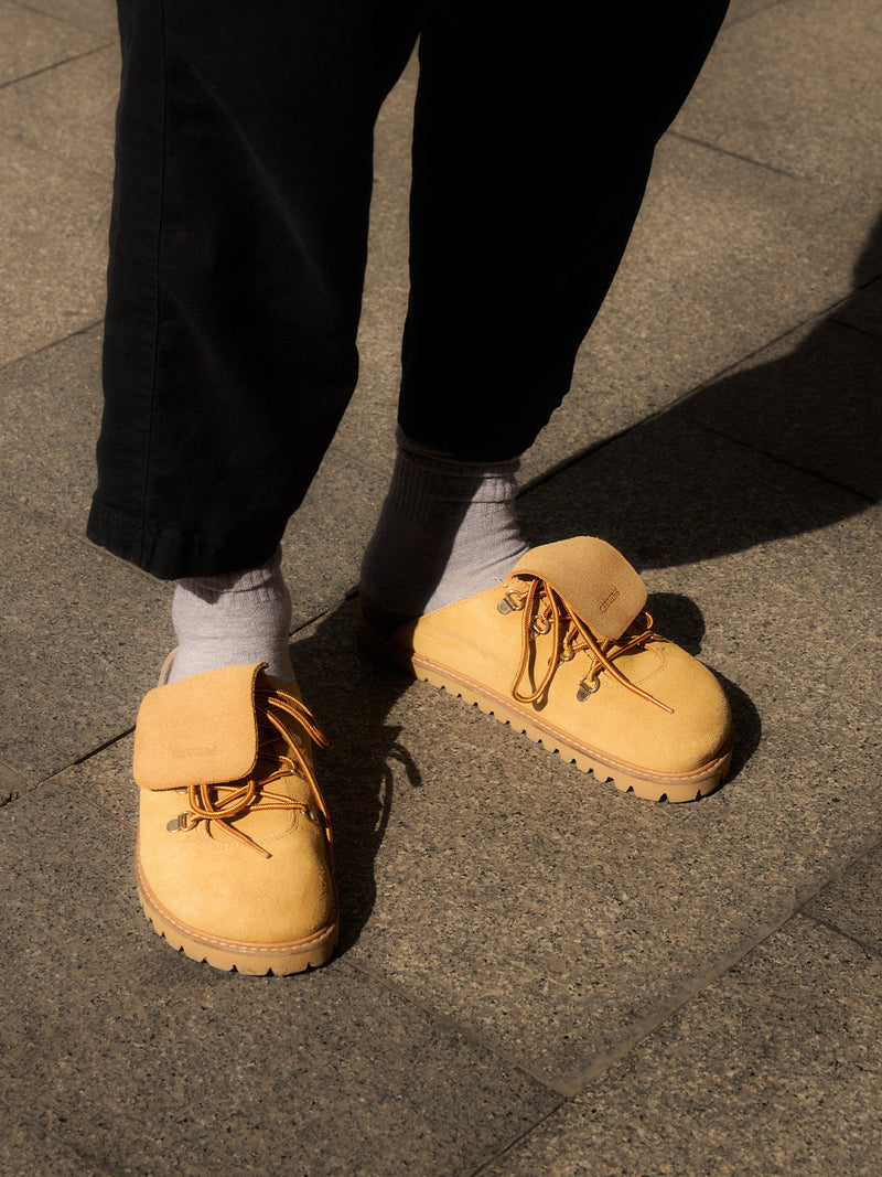 Zuecos tipo pinza de cuero Ambra Velour