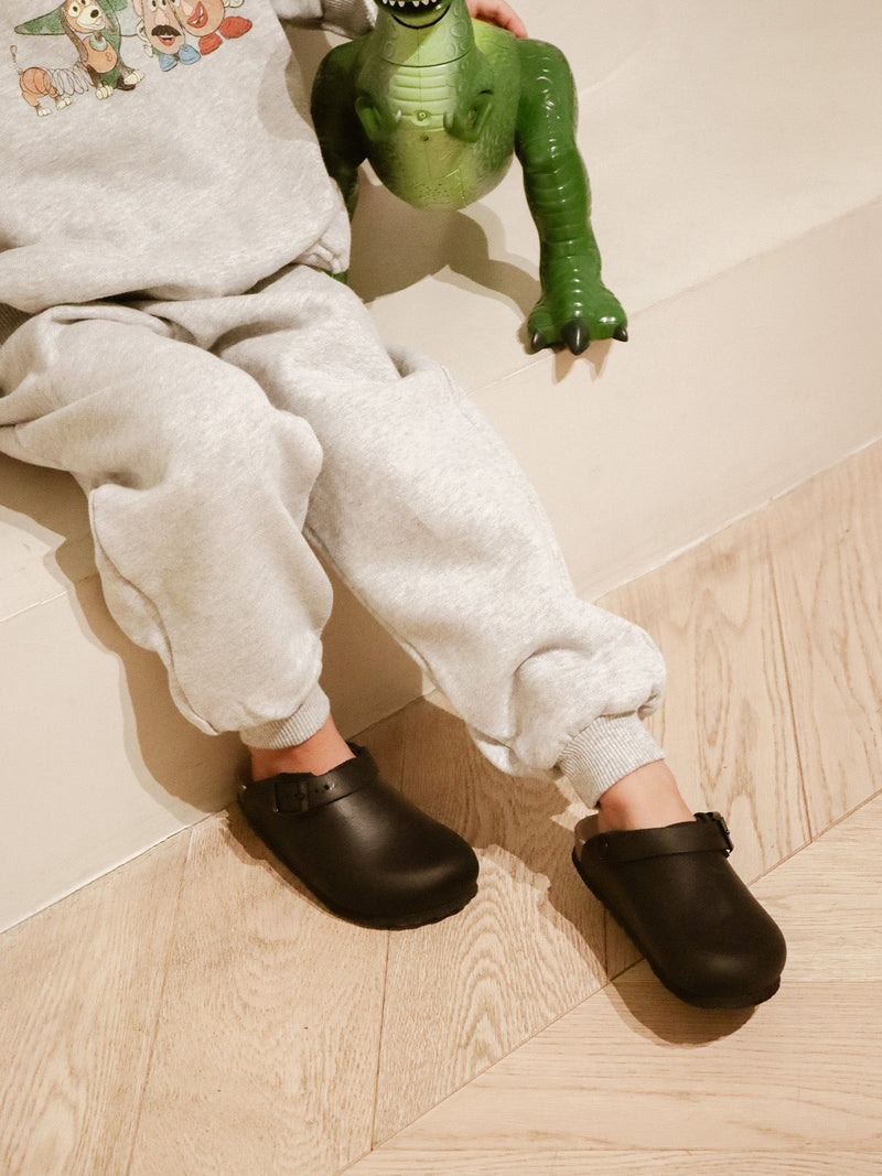 Zuecos Shetland Piel Engrasada Negro