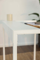 Schreibtisch DONNA, elegant and functional Design, white Oberfläche and clear Linen.