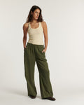 Pantalon fluide en Tencel kaki, coupe large et confortable, taille élastique pour femme, idéal pour un look décontracté et léger.
