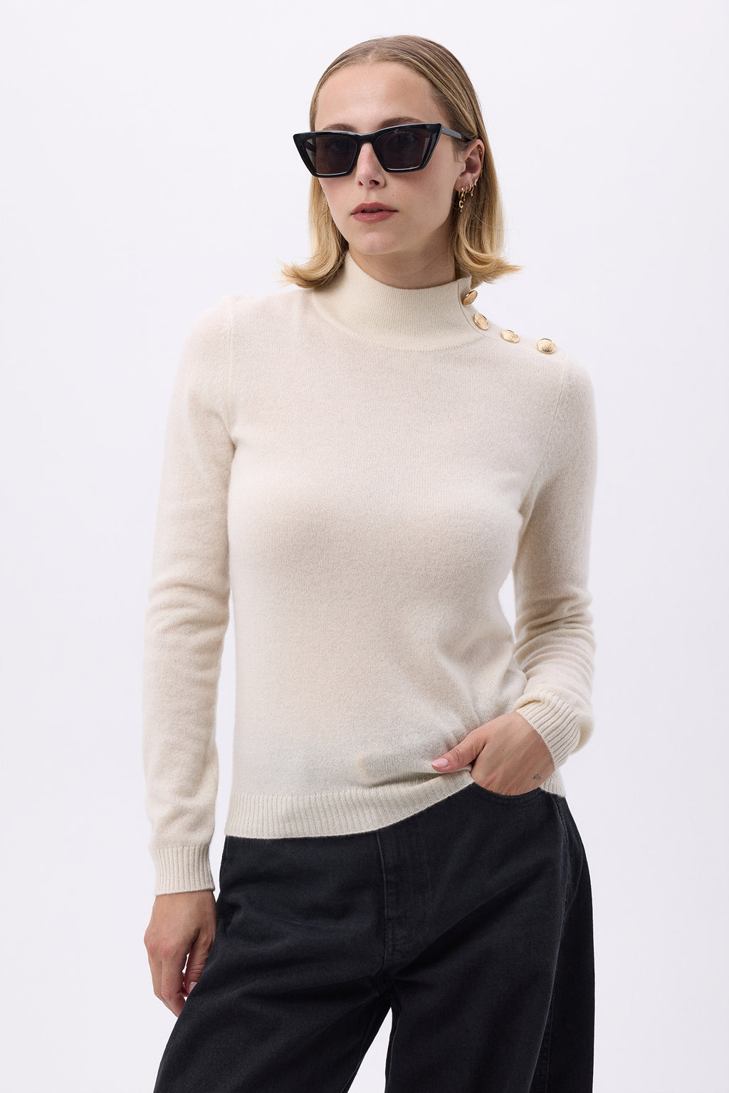 Pull Col Montant Boutons Dorés F Nara - Blanc - Femme