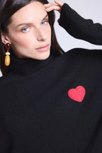Jersey Cuello Alto Corazón Poncho Naya - Negro y Corazón Rojo - Mujer