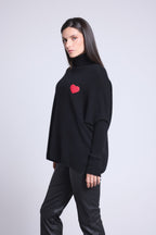 Jersey Cuello Alto Corazón Poncho Naya - Negro y Corazón Rojo - Mujer