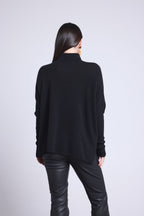 Jersey Cuello Alto Corazón Poncho Naya - Negro y Corazón Rojo - Mujer