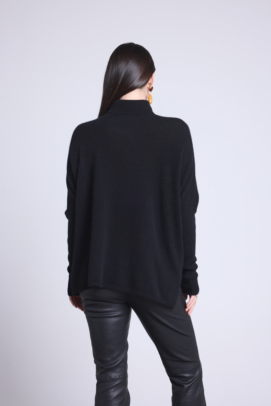 Jersey Cuello Alto Corazón Poncho Naya - Negro y Corazón Rojo - Mujer