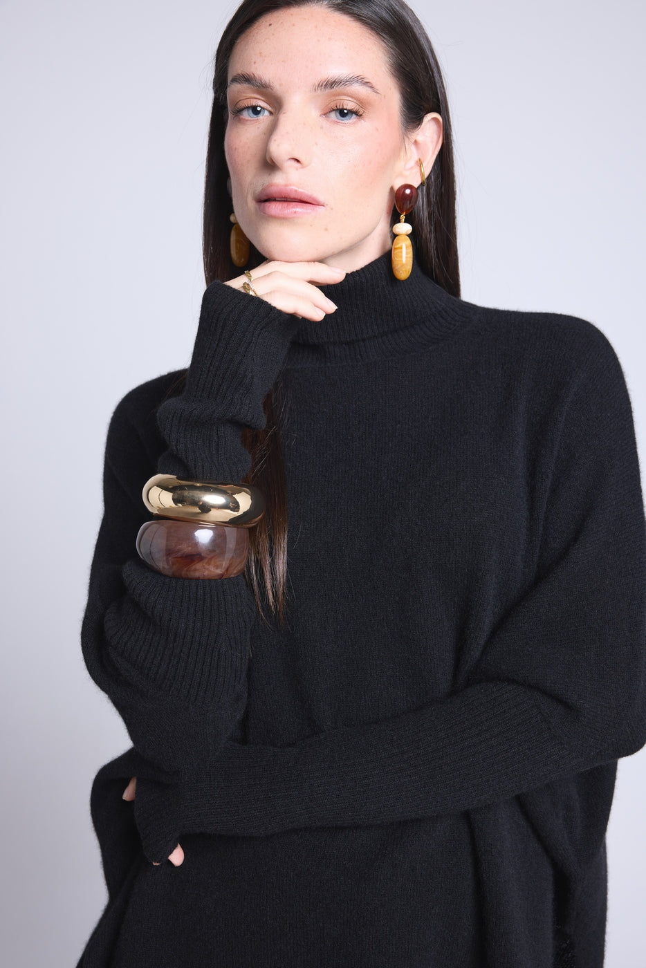 Jersey Cuello Vuelto Poncho Naya - Negro - Mujer