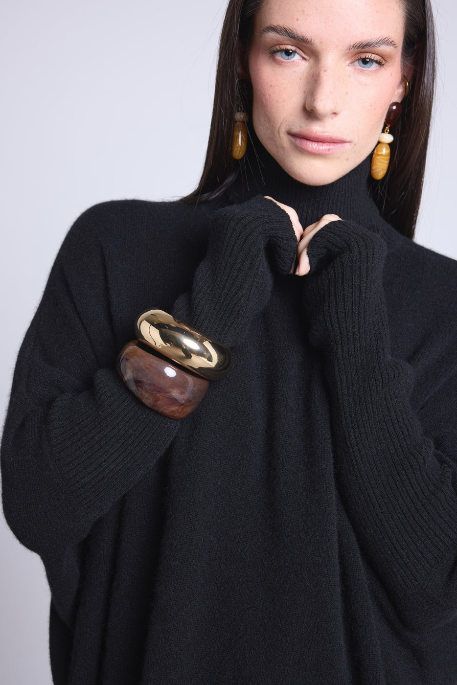 Jersey Cuello Vuelto Poncho Naya - Negro - Mujer