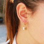Clea Mini Creoler Med Hvide Perler - Guld & Hvid