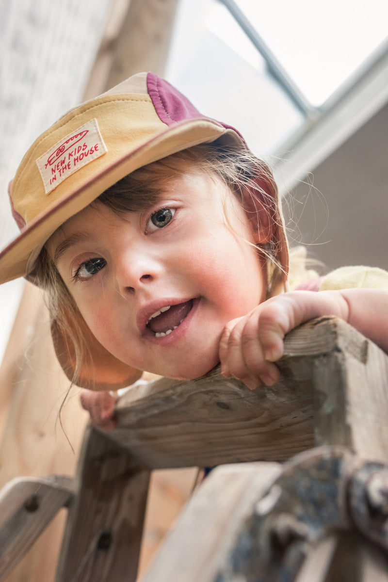 Wolly colorblock cherry cap New Kids In The House from 2 to 10 years old - New Kids In The House selection available on amaetc.com, eco-friendly concept store for children