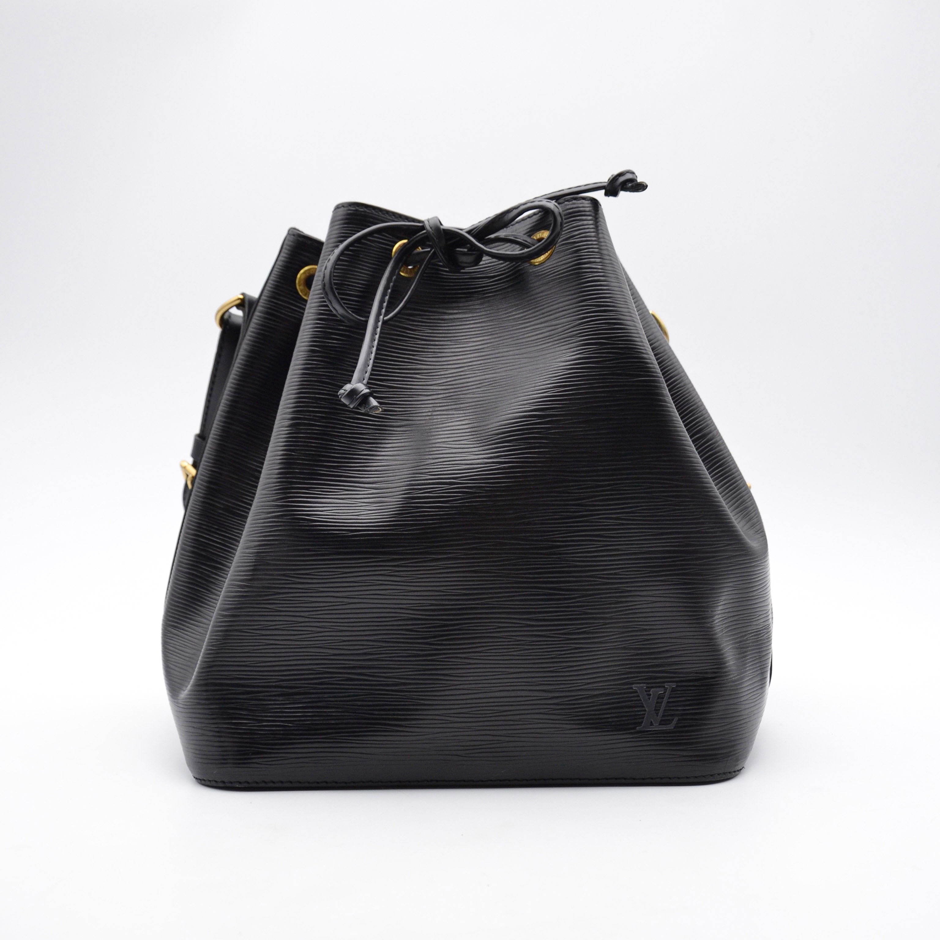 Louis Vuitton Noé Medium Model Black Épi Leather