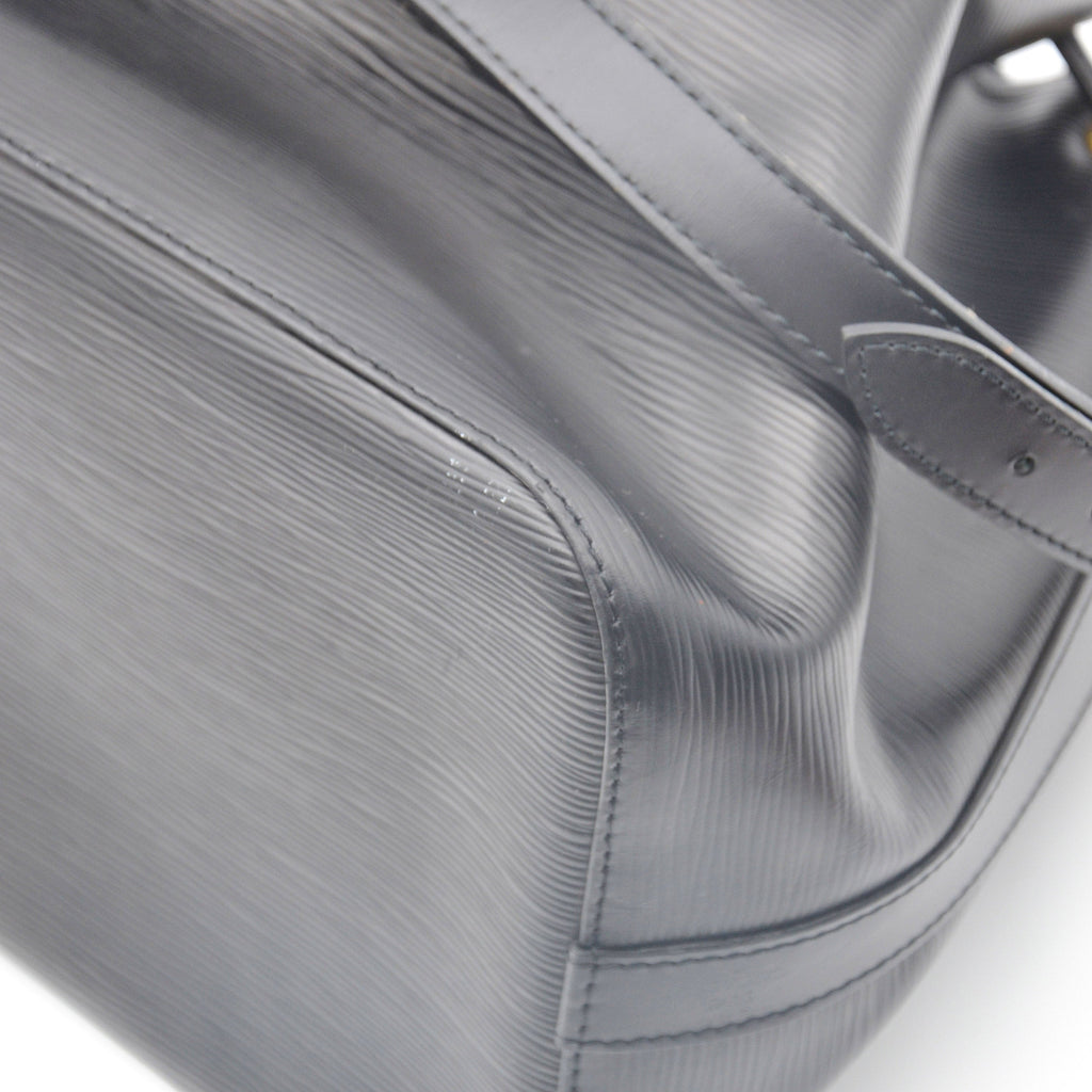 Louis Vuitton Noé Medium Model Black Épi Leather