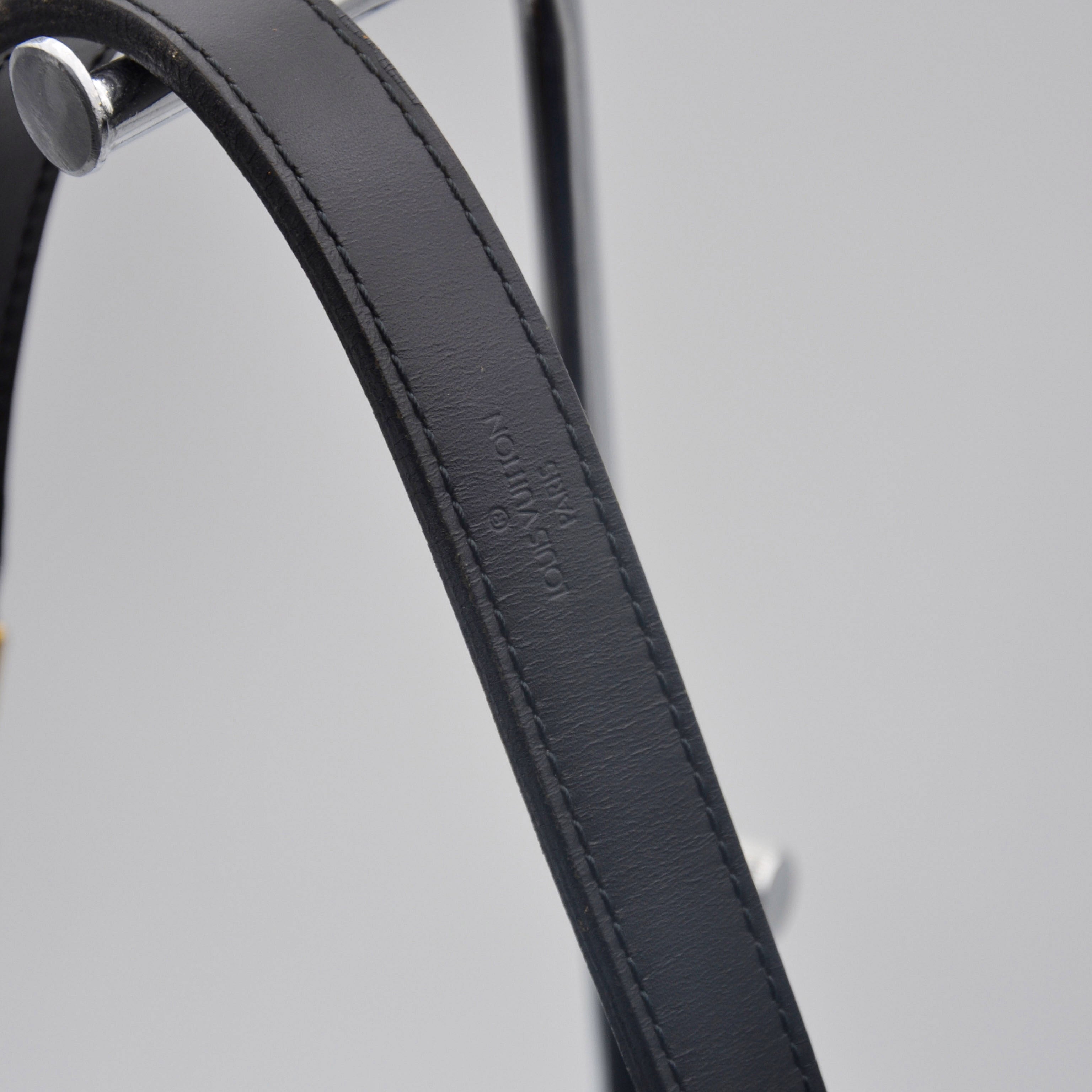 Louis Vuitton Noé Medium Model Black Épi Leather