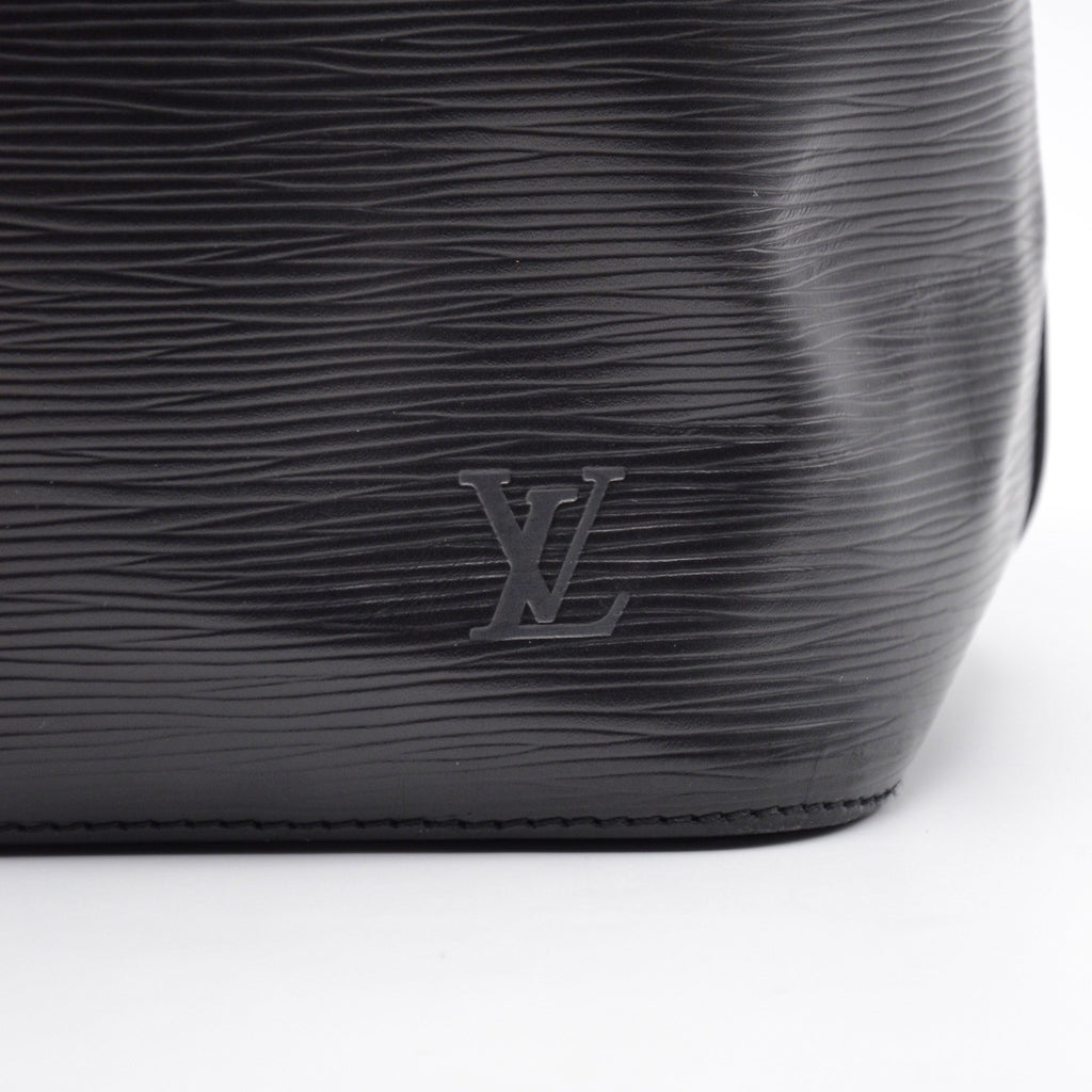 Louis Vuitton Noé Medium Model Black Épi Leather