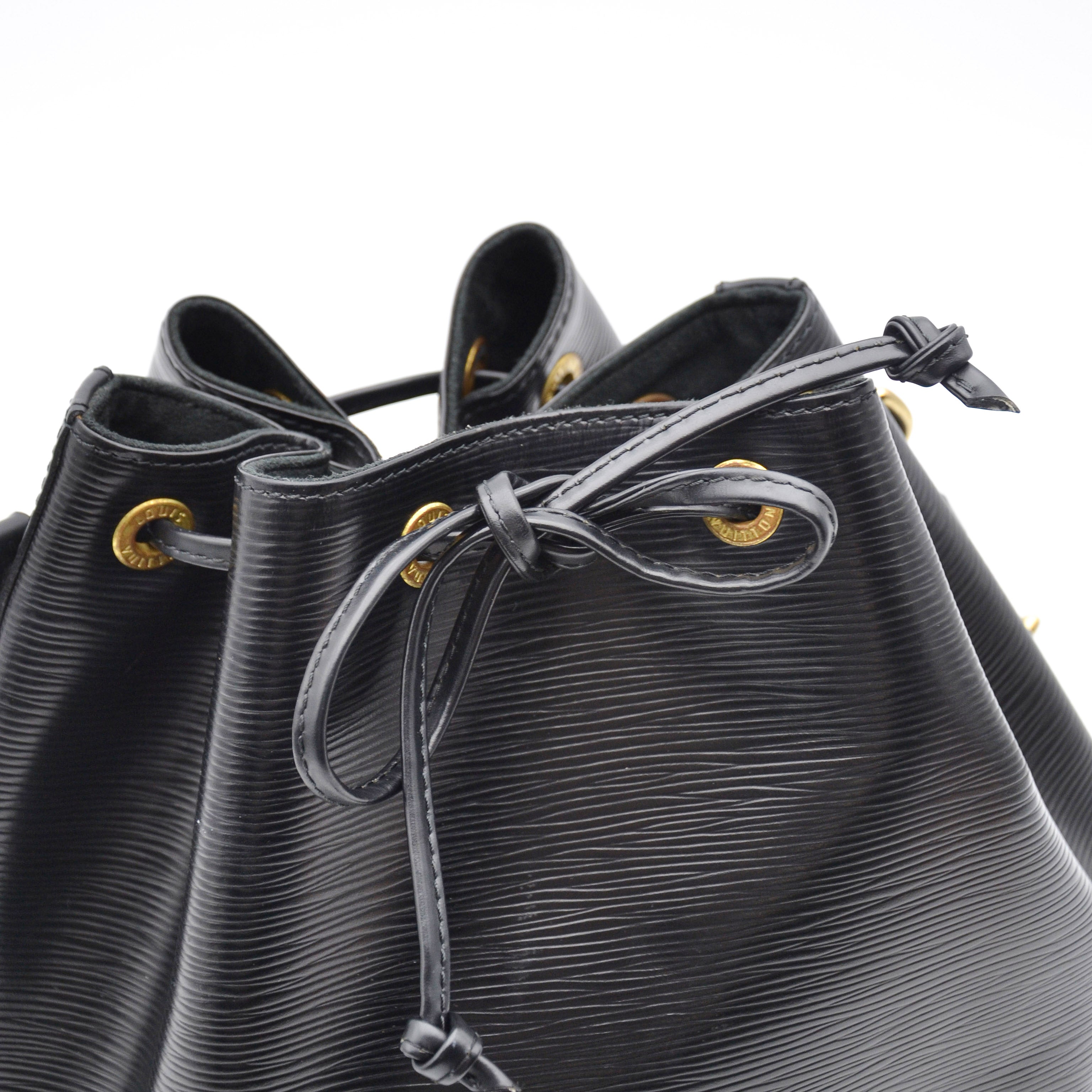 Louis Vuitton Noé Medium Model Black Épi Leather