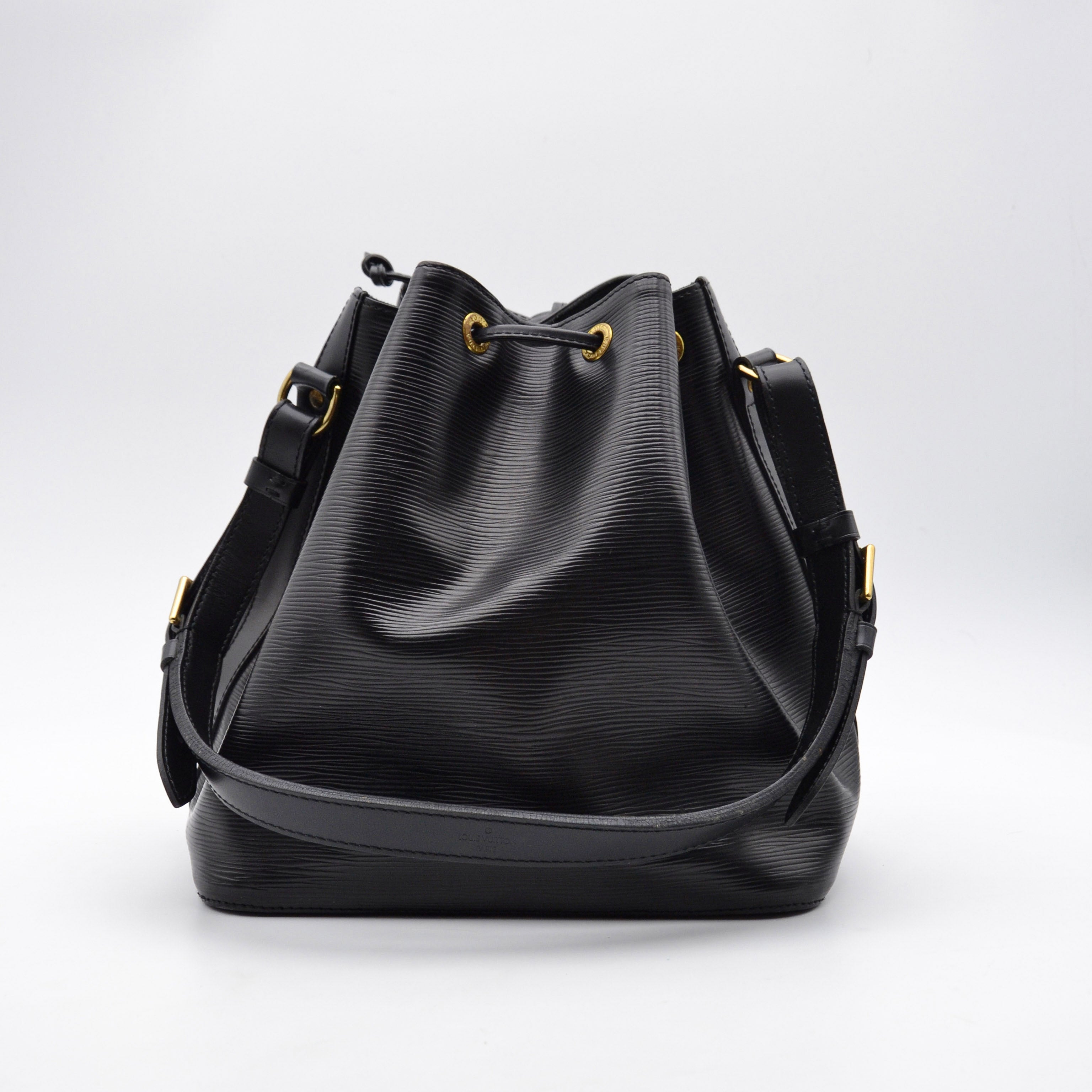 Louis Vuitton Noé Medium Model Black Épi Leather