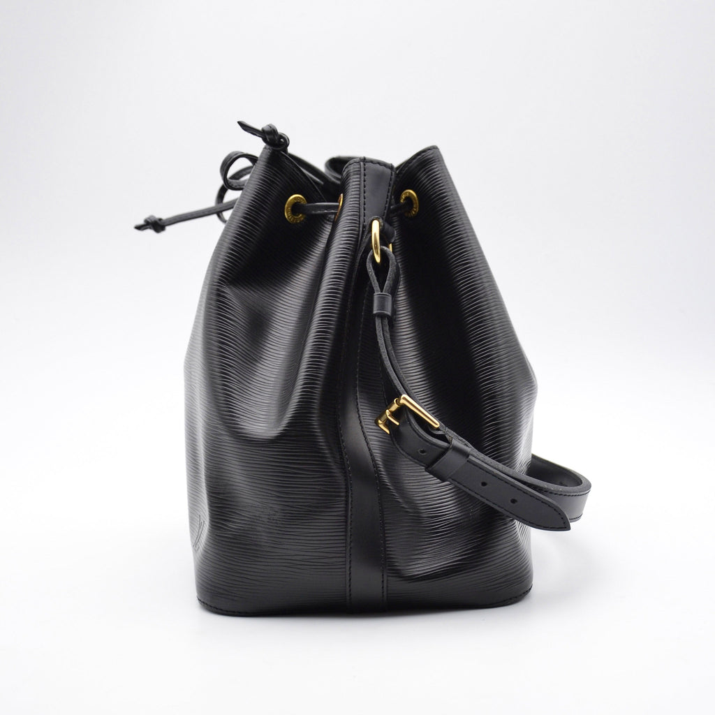 Louis Vuitton Noé Medium Model Black Épi Leather