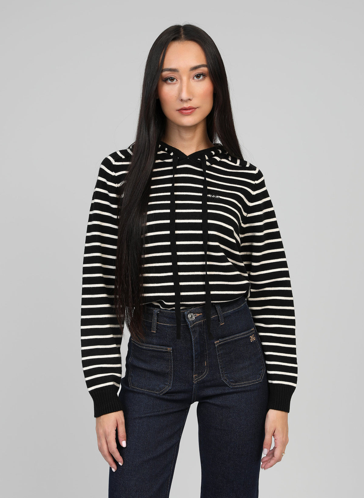 Pull Nora Noir