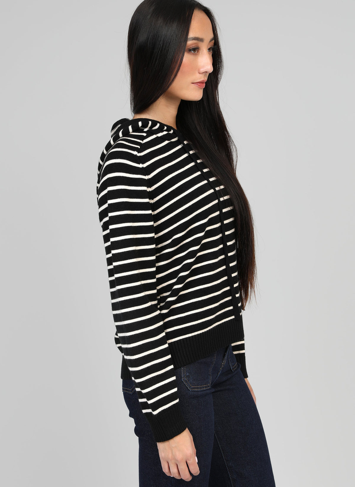 Pull Nora Noir
