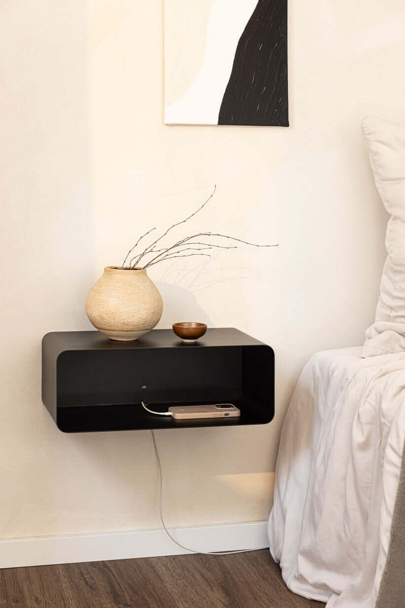 Hängender Nachttisch NELIO in modern design with a vase and decorative design