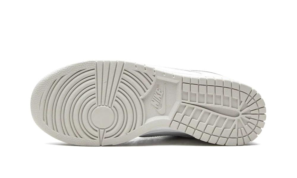 Nike - Dunk Low Photon Dust - Blanc