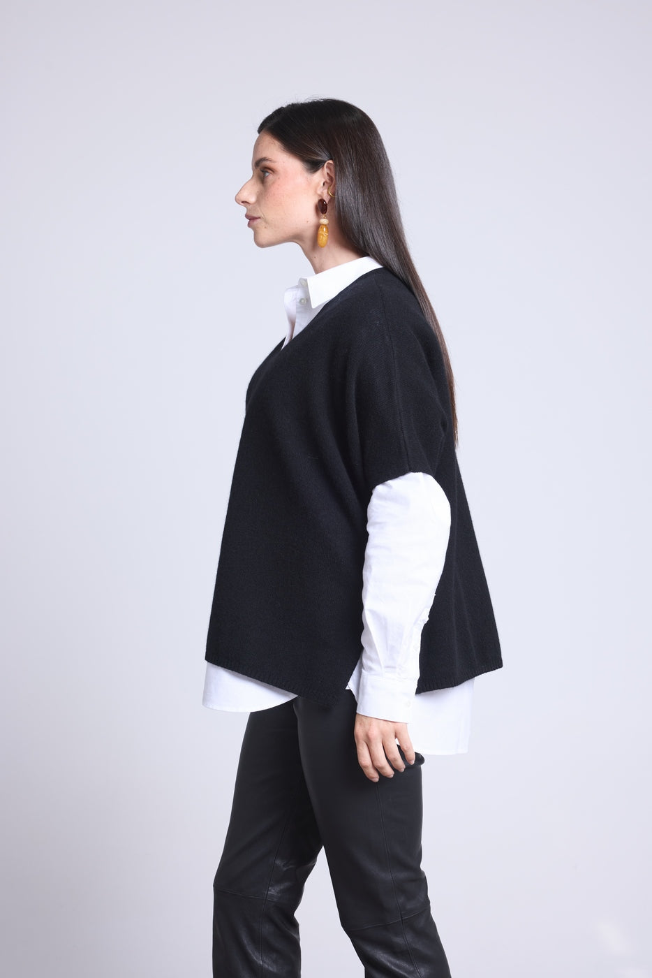 Jersey Oversize Sin Manga Cuello V Ona - Negro - Mujer