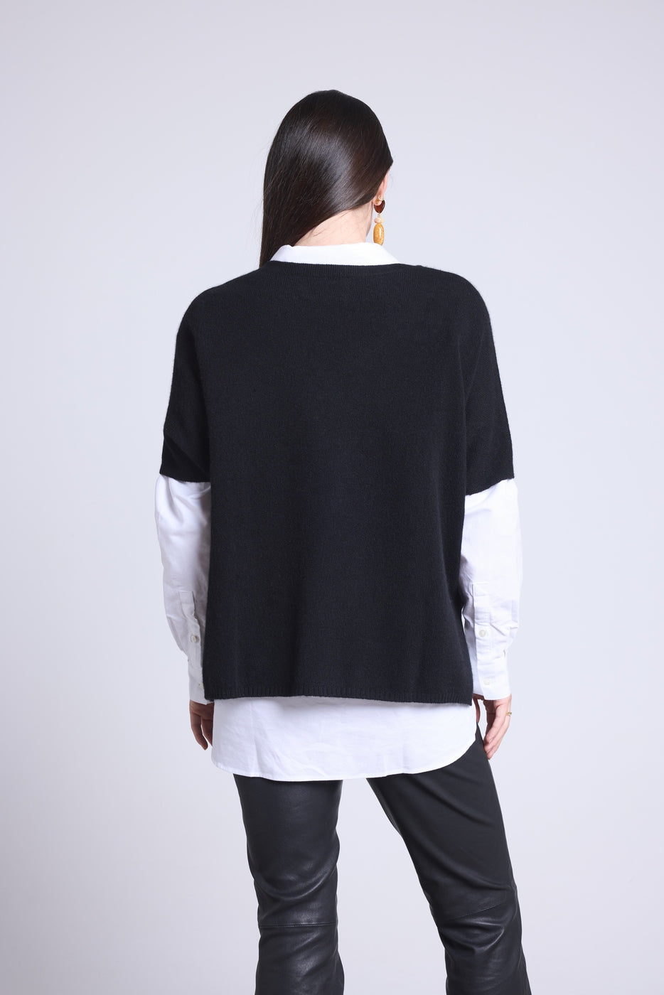 Jersey Oversize Sin Manga Cuello V Ona - Negro - Mujer