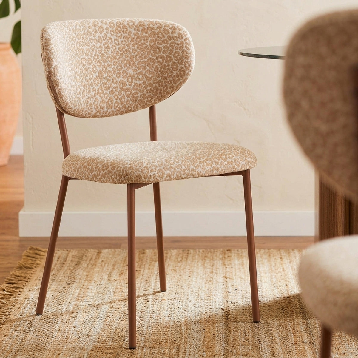 Orel - Set di 2 sedie - Tessuto leopardato e gambe in metallo effetto legno - Beige