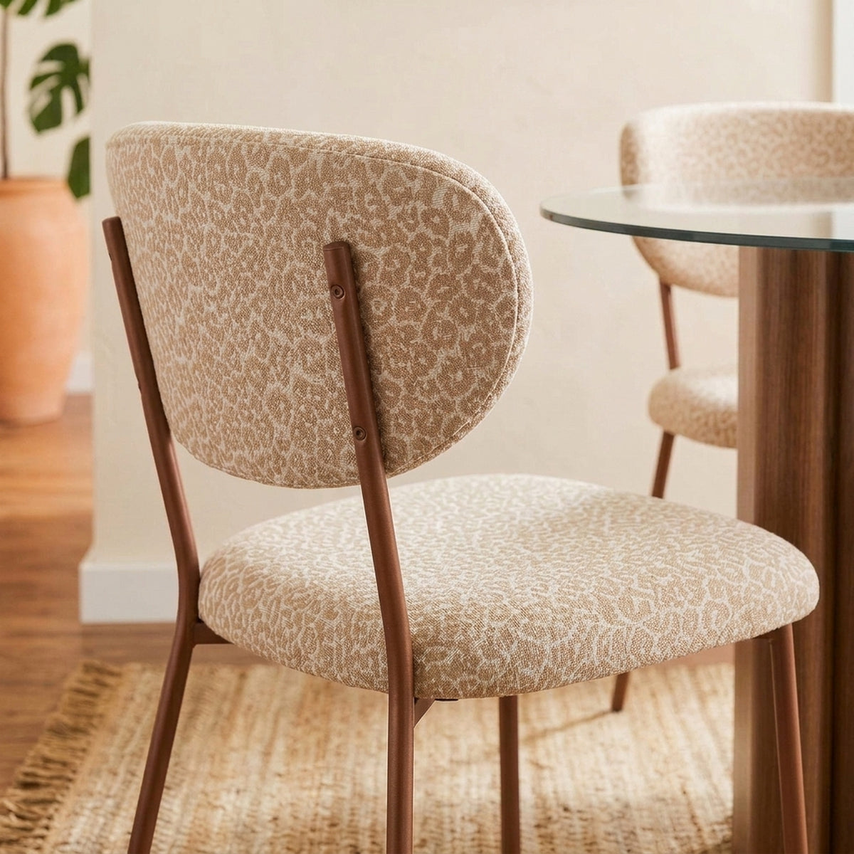 Orel - Set di 2 sedie - Tessuto leopardato e gambe in metallo effetto legno - Beige