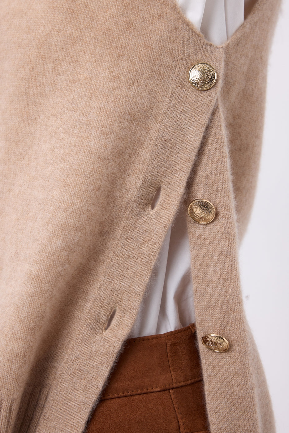 Pull Col Montant Sans Manche Boutons Dorés Orta - Beige Creme - Femme