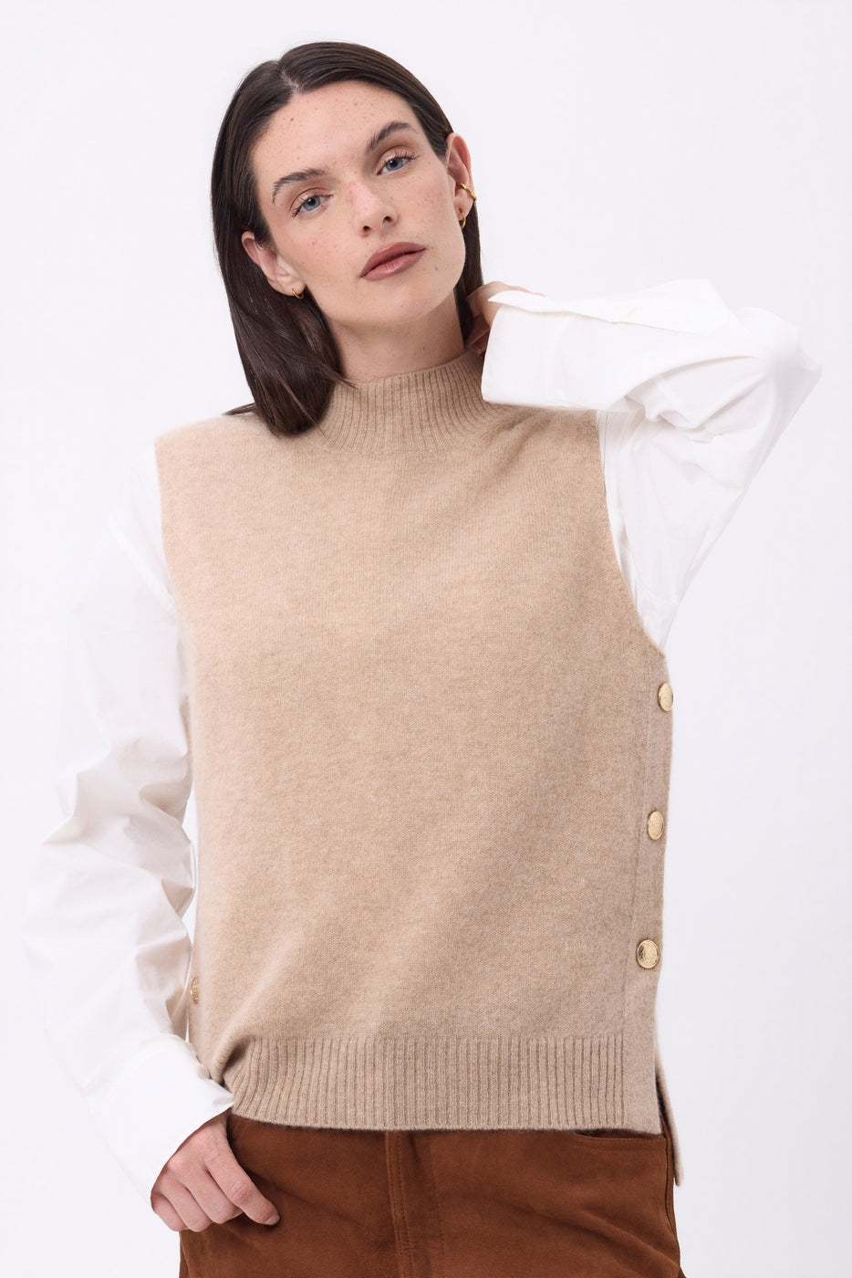 Pull Col Montant Sans Manche Boutons Dorés Orta - Beige Creme - Femme